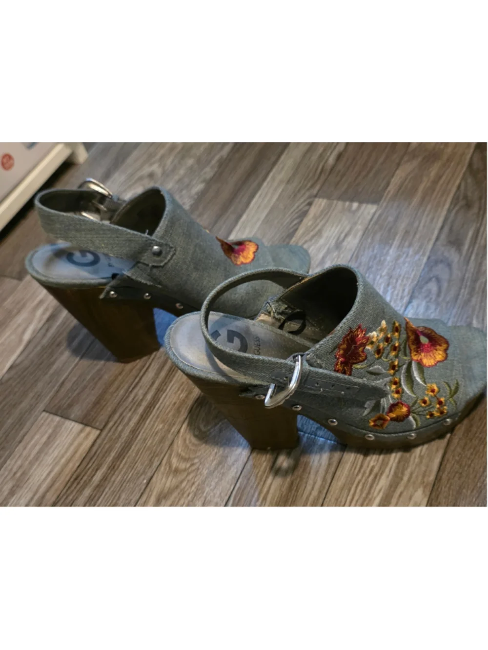 Women's Guess Denim Floral Platform Clog Heels Size 7 Blue Brown
